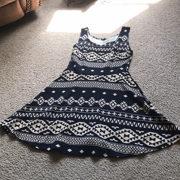 try this Dresses & Skirts - Large Juniors Navy/Tan Aztec Print
